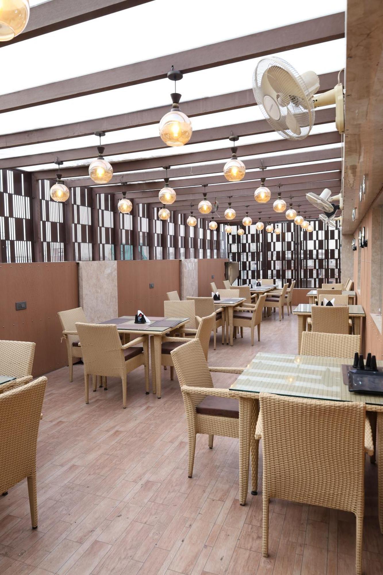 Hotel Deva Inn Bénarès Extérieur photo